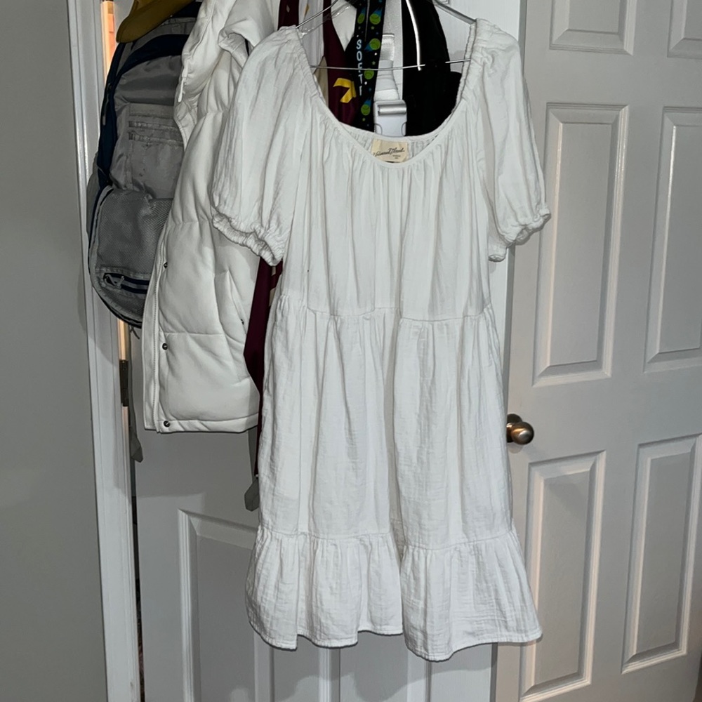 Universal Threads White Above-Knee Length Dress - image 1